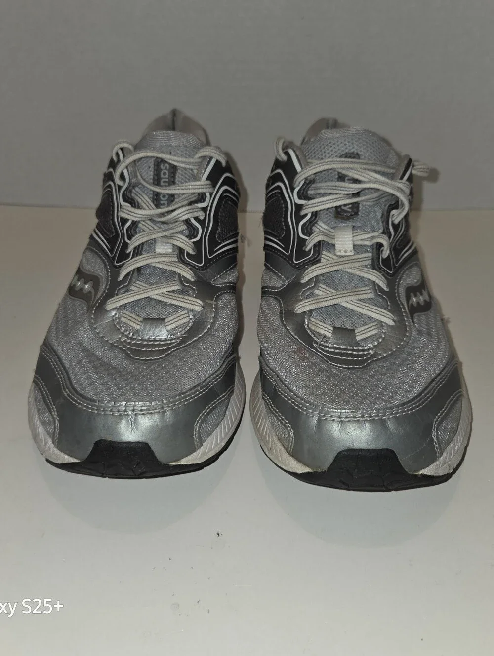 Saucony Cohesion 12 Versafoam Grid Running Athletic Sneaker Grey Womens 12 W